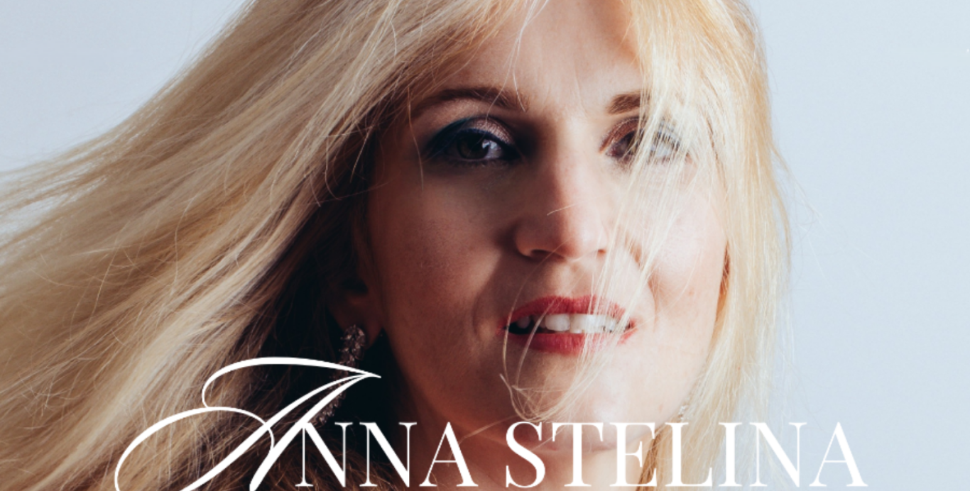 Chanteuse Anna Stelina
